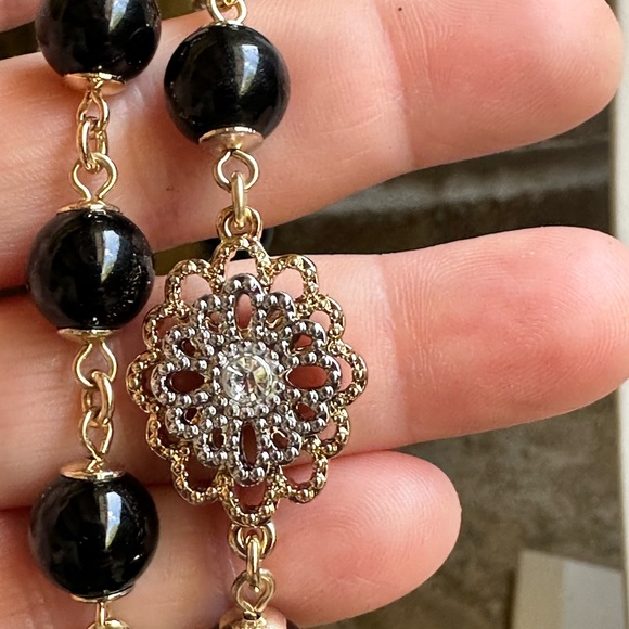 Gold Rhinestone Faux Pearl Beaded Necklace - Picture 4 of 11